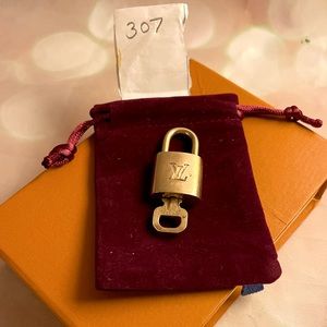 💯Authentic vintage Louis Vuitton padlock